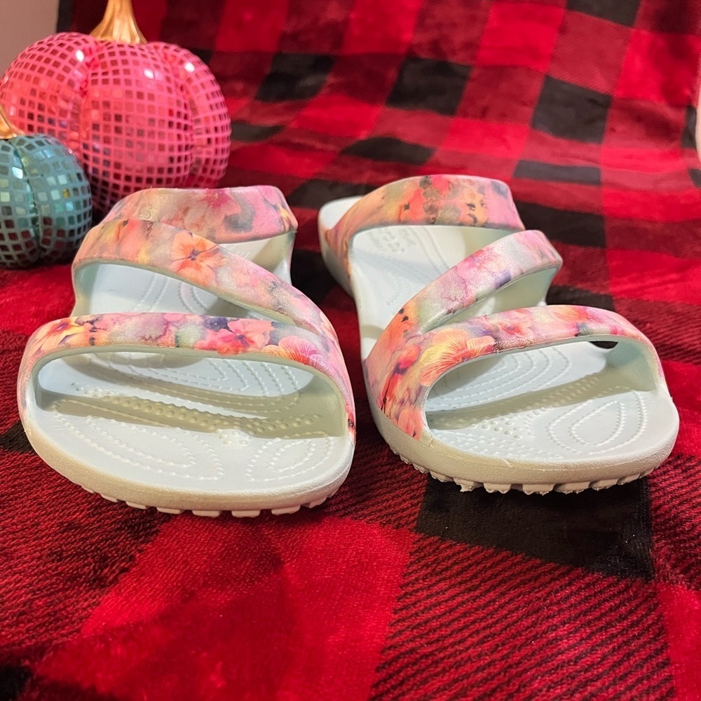 Crocs Women Multicoloured Printed Kadee II Dream Slip-On, Size 11 - Picture 5 of 16